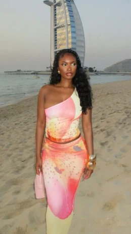 Sexy black girl in Dubia available for erotic girlfriend experience